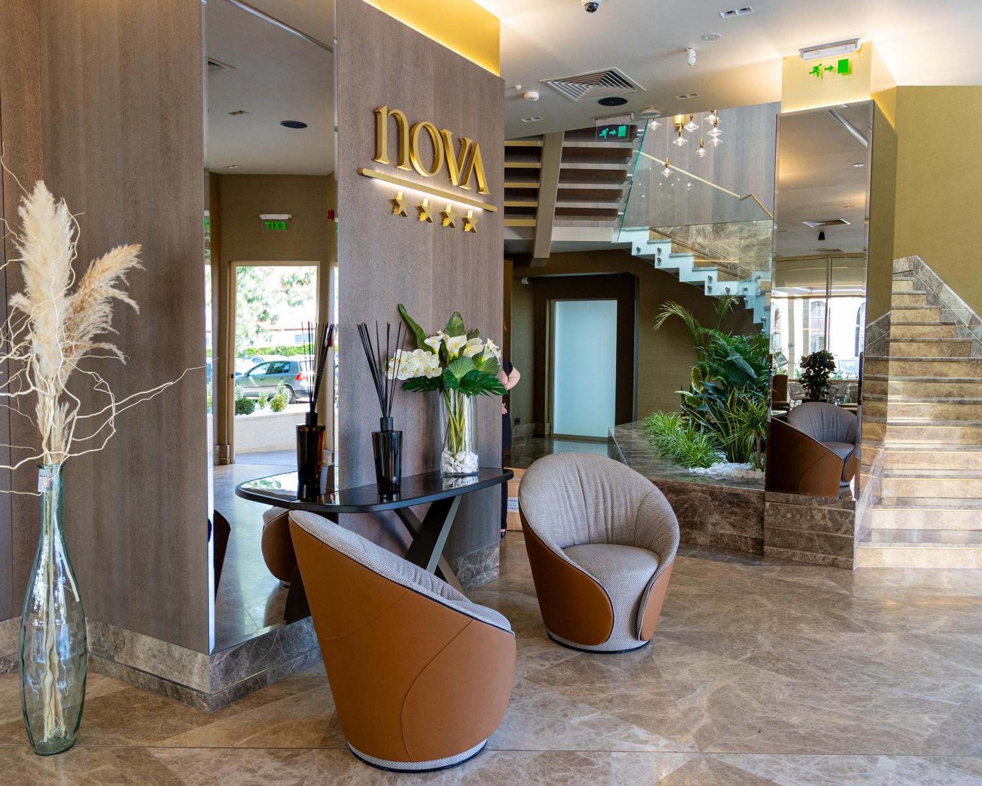 Hotel Nova Luxury Targoviste Exteriér fotografie