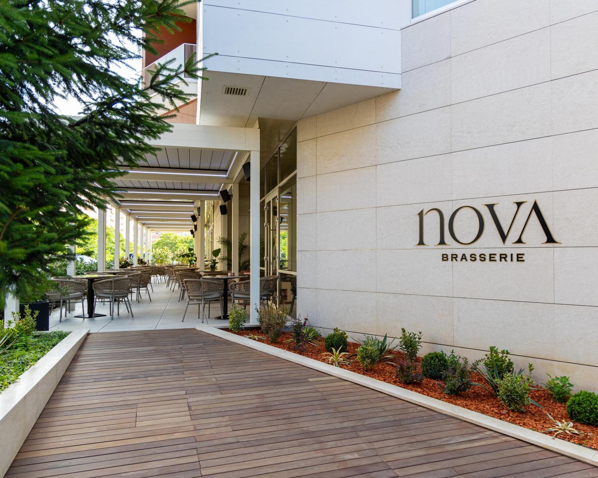 Hotel Nova Luxury Targoviste Exteriér fotografie